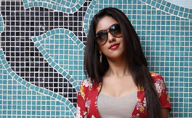 anu-emmanuel-will-tag-along-allu-arjun